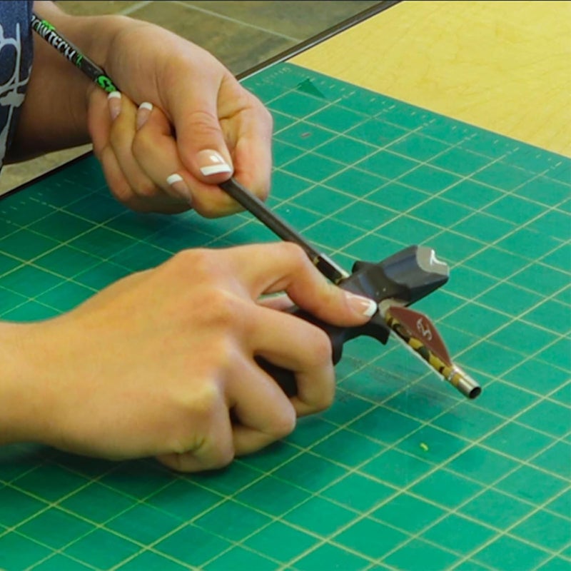 Bohning The Stripper Vane Tool - Red Plastic Handle for Safe Arrow Maintenance - Image 4